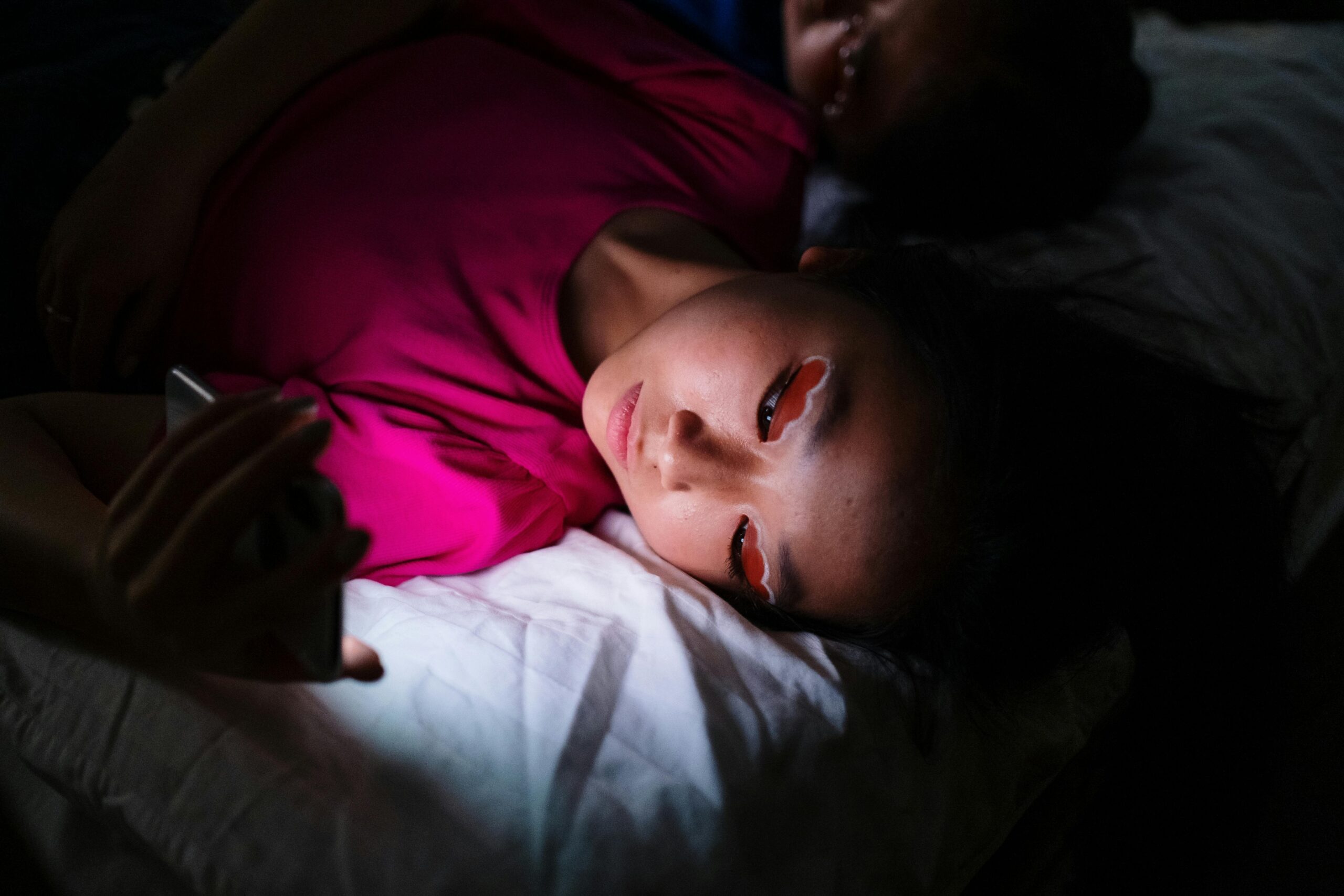 SNSで話題の“睡眠負債肌”とは？自律神経を整えて夜の回復力を高める5つの方法