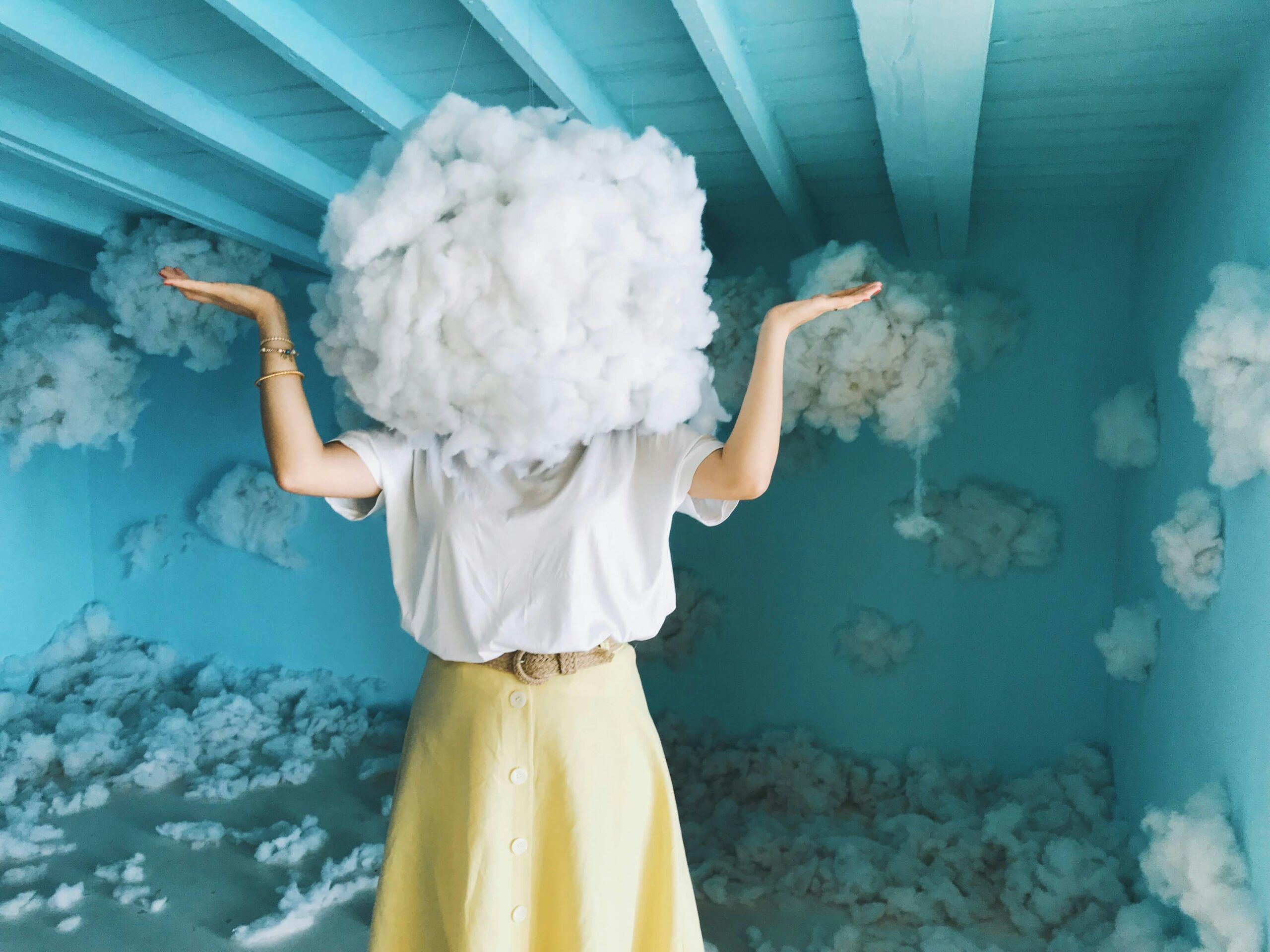 顔だけじゃない。頭がむくむと起きる不調と“5つのサイン”