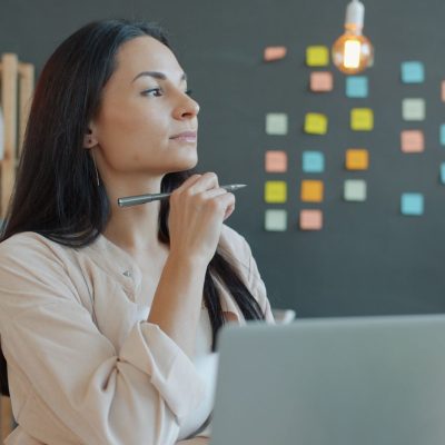 ドライヘッドスパセラピストの仕事とは？転職でよくある7つの疑問に回答