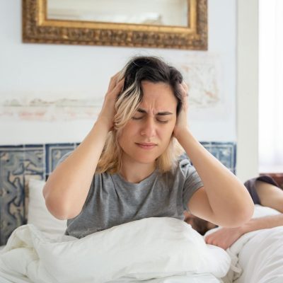 熟睡できない大人女性が見直すべき5つの習慣と頭部ケア