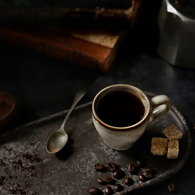 エナドリ・コーヒー好き必見!カフェイン過剰で起こる肌荒れと自律神経のトラブル5選