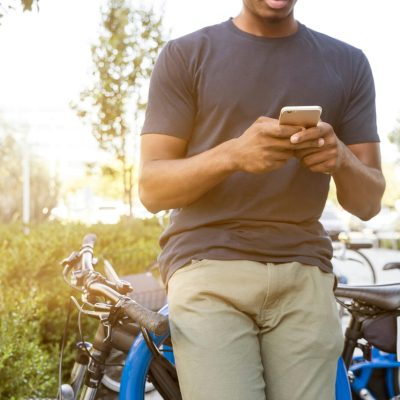 スマホ首が招く不調5選｜ドライヘッドスパで姿勢改善と自律神経ケアについて解説