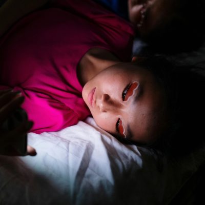 SNSで話題の“睡眠負債肌”とは？自律神経を整えて夜の回復力を高める5つの方法