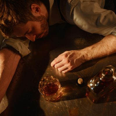 睡眠薬に頼る前に試したい「自然な眠り方10選」｜ドライヘッドスパで整える安眠習慣を解説